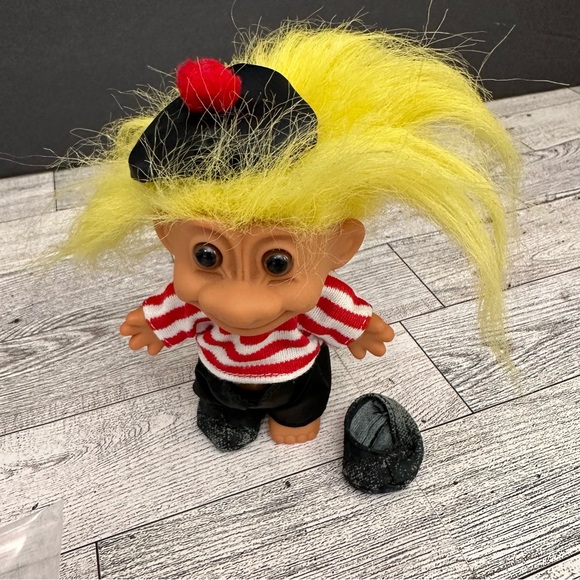 Vintage Russ Troll Doll French Beret 5” Yellow Hair Brown Eyes - Picture 6 of 6
